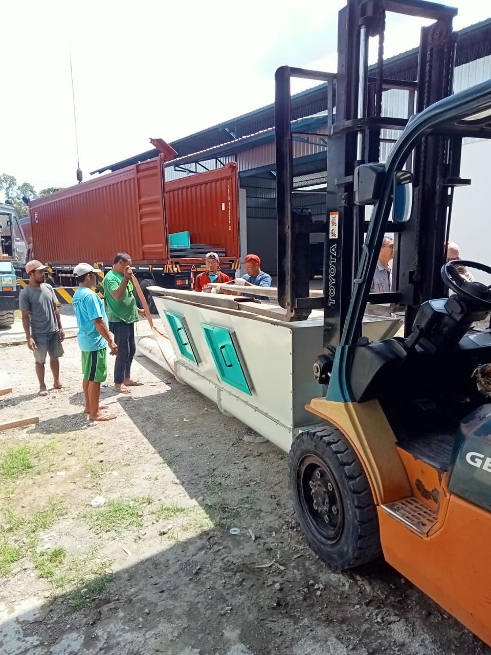 Forklift cargo handling operations
